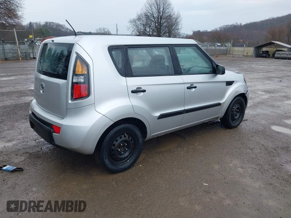 2011 Kia Soul with VIN KNDJT2A15B7319127, listed as a IAAI auction lot 41899511 with 210,660 mi miles. Bid and sale history available at carsss.com. Image 4.
