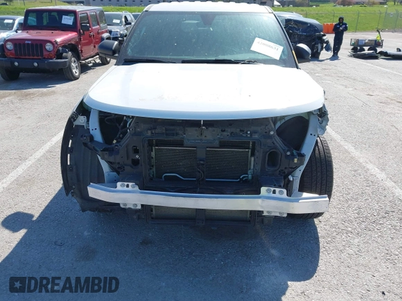 2020 Ford Police Interceptor Utility z VIN 1FM5K8AB0LGD09716, wystawiony jako IAAI lot #42054545 z przebiegiem 106 253 mil mil oraz . Historia ofert i sprzedaży dostępna na DreamBid. Obrazek 6.