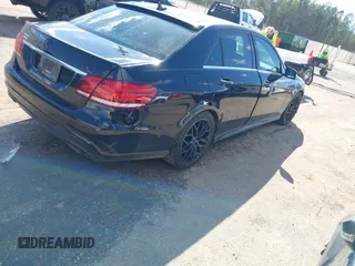 2016 Mercedes-Benz E 350 Sport z VIN WDDHF5KB7GB254354, wystawiony jako IAAI lot #41834780 z przebiegiem 139 961 mil mil oraz . Historia ofert i sprzedaży dostępna na DreamBid. Obrazek 4.