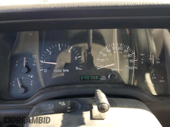 2000 Jeep Cherokee with VIN 1J4FF48S0YL198802, listed as a Copart auction lot 59996915 with 249,756 mi miles and Salvage title. Bid and sale history available at DreamBid. Image 9.