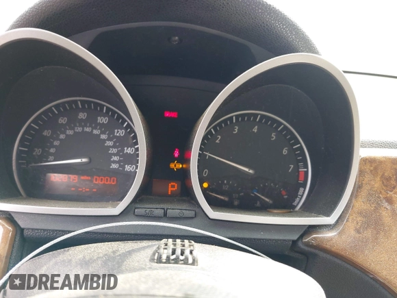 2008 BMW Z4 3.0i z VIN 4USBU33548LW76221, wystawiony jako IAAI lot #41979057 z przebiegiem 102 879 mil mil oraz . Historia ofert i sprzedaży dostępna na DreamBid. Obrazek 7.