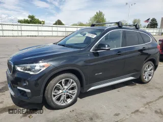 2017 BMW X1 xDrive28i z VIN WBXHT3Z38H4A58005, wystawiony jako Copart lot #55837805 z przebiegiem 50 318 mil mil oraz Szkoda całkowita • Salvage title. Historia ofert i sprzedaży dostępna na DreamBid. Obrazek 1.