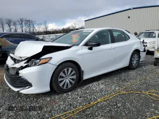 2019 Toyota Camry LE with VIN 4T1B11HK0KU719418, listed as a Copart auction lot 41380975 with 56,937 mi miles and Salvage Title. Bid and sale history available at carsss.com. Image 1.