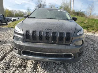 2018 Jeep Cherokee Latitude Tech Connect with VIN 1C4PJMCB0JD527532, listed as a Copart auction lot 53877745 with 246,032 mi miles and Clean Title. Bid and sale history available at carsss.com. Image 5.