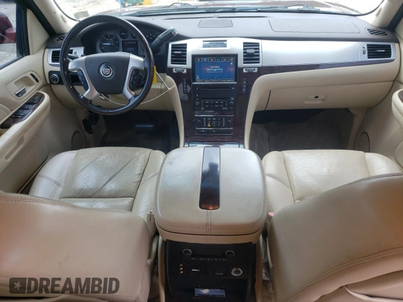 2008 Cadillac Escalade EXT z VIN 3GYFK62838G265085, wystawiony jako Copart lot #56725275 z przebiegiem 214 913 mil mil oraz Czysty tytuł • Clean title. Historia ofert i sprzedaży dostępna na DreamBid. Obrazek 8.