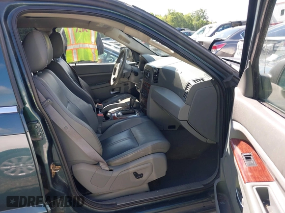 2005 Jeep Grand Cherokee Limited with VIN 1J4HR58N85C631004, listed as a IAAI auction lot 42320652 with 106,456 mi miles and . Bid and sale history available at DreamBid. Image 5.