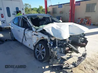 2019 Kia Optima LX with VIN 5XXGT4L33KG286060, listed as a IAAI auction lot 41758674 with Not Provided miles and . Bid and sale history available at carsss.com. Image 1.