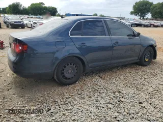 2008 Volkswagen Jetta SE z VIN 3VWRM71K98M082885, wystawiony jako Copart lot #57521515 z przebiegiem 162 641 mil mil oraz Szkoda całkowita • Salvage title. Historia ofert i sprzedaży dostępna na DreamBid. Obrazek 3.