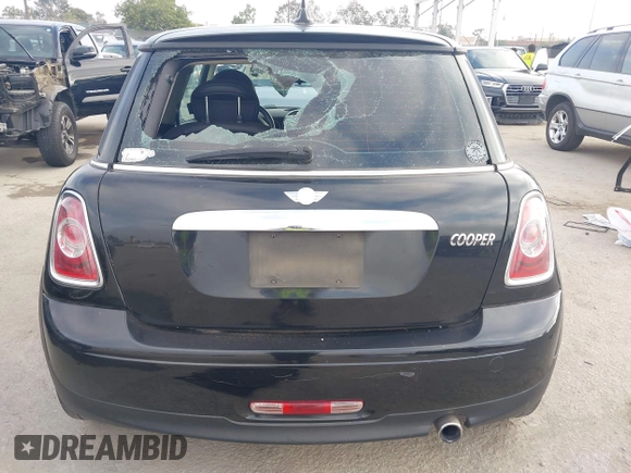 2011 MINI Hardtop with VIN WMWSU3C50BT098905, listed as a IAAI auction lot 42637688 with 118,389 mi miles and . Bid and sale history available at DreamBid. Image 16.