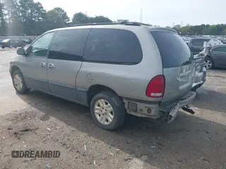 1997 Dodge Caravan LE with VIN 1B4GP54L3VB333541, listed as a IAAI auction lot 41012170 with 137,181 mi miles and . Bid and sale history available at carsss.com. Image 3.