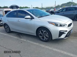 2021 Kia Forte LXS z VIN 3KPF24AD0ME290833, wystawiony jako IAAI lot #42218490 z przebiegiem 102 122 mil mil oraz . Historia ofert i sprzedaży dostępna na DreamBid. Obrazek 1.