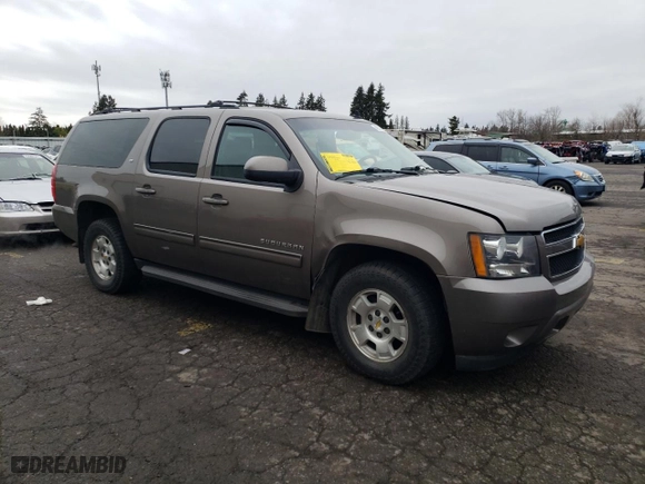 2013 Chevrolet Suburban LT with VIN 1GNSKJE7XDR101702, listed as a Copart auction lot 45577695 with 182,576 mi miles and Salvage Title. Bid and sale history available at carsss.com. Image 4.