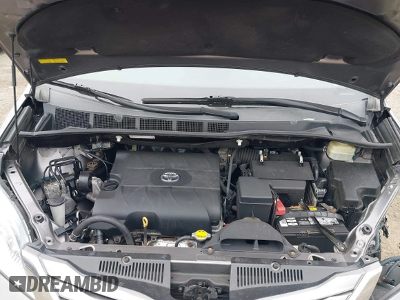 2016 Toyota Sienna XLE with VIN 5TDYK3DCXGS737846, listed as a IAAI auction lot 41782055 with 126,846 mi miles. Bid and sale history available at carsss.com. Image 10.