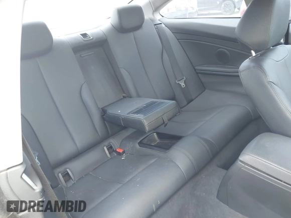 2015 BMW 4 Series 428i xDrive с VIN WBA3N9C50FK247734, выставлен на аукционе IAAI как лот 42050172 с пробегом 82 475 миль миль и . История ставок и продаж доступна на DreamBid. Изображение 8.