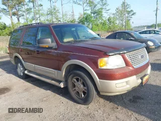 2006 Ford Expedition Eddie Bauer with VIN 1FMFU17526LA65490, listed as a IAAI auction lot 41938843 with 208,311 mi miles. Bid and sale history available at carsss.com. Image 1.