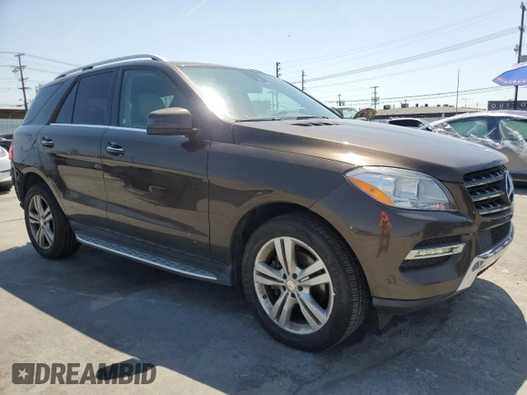 2013 Mercedes-Benz M 350 z VIN 4JGDA5JB0DA125409, wystawiony jako Copart lot #52187965 z przebiegiem 147 803 mil mil oraz Szkoda całkowita • Salvage title. Historia ofert i sprzedaży dostępna na DreamBid. Obrazek 4.