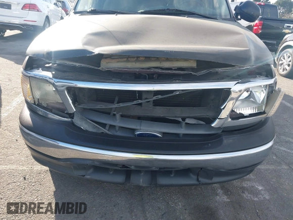 2000 Ford F-150 XL with VIN 1FTRX17L2YNB78032, listed as a IAAI auction lot 41687215 with 1 mi miles. Bid and sale history available at carsss.com. Image 6.