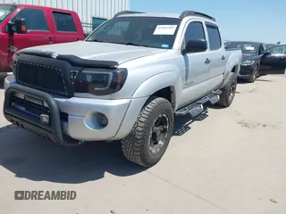2010 Toyota Tacoma PreRunner z VIN 3TMJU4GN3AM098103, wystawiony jako IAAI lot #41981209 z przebiegiem 218 329 mil mil oraz . Historia ofert i sprzedaży dostępna na DreamBid. Obrazek 17.