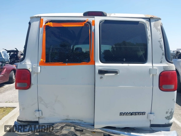 2001 Dodge Passenger z VIN 2B5WB35Z51K561431, wystawiony jako IAAI lot #42003952 z przebiegiem 171 240 mil mil oraz . Historia ofert i sprzedaży dostępna na DreamBid. Obrazek 16.