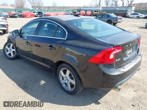 2013 Volvo S60 T5 Premier with VIN YV1612FSXD2195475, listed as a IAAI auction lot 41806322 with 96,075 mi miles. Bid and sale history available at carsss.com. Image 3.