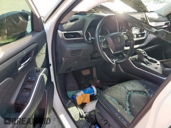 2021 Toyota Highlander XLE with VIN 5TDGZRAH6MS051275, listed as a Copart auction lot 57674685 with 72,302 mi miles and Salvage title. Bid and sale history available at DreamBid. Image 8.