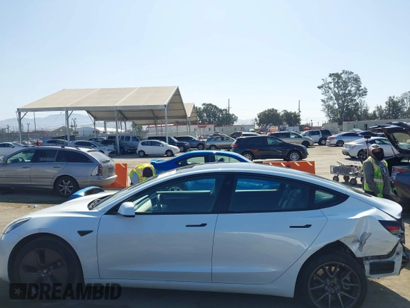 2023 Tesla Model 3 z VIN 5YJ3E1EA5PF401237, wystawiony jako IAAI lot #42520423 z przebiegiem 45 262 mil mil oraz . Historia ofert i sprzedaży dostępna na DreamBid. Obrazek 15.
