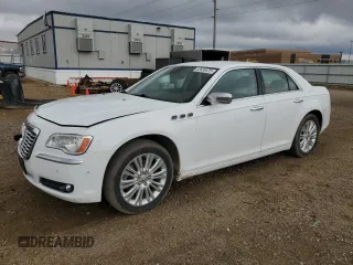 2011 Chrysler 300 C z VIN 2C3CK6CT5BH611869, wystawiony jako Copart lot #52635475 z przebiegiem 110 386 mil mil oraz Szkoda całkowita • Salvage title. Historia ofert i sprzedaży dostępna na DreamBid. Obrazek 1.