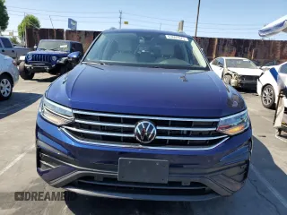 2022 Volkswagen Tiguan SE with VIN 3VV3B7AX2NM066793, listed as a Copart auction lot 63607975 with 10,101 mi miles and Salvage title. Bid and sale history available at DreamBid. Image 5.