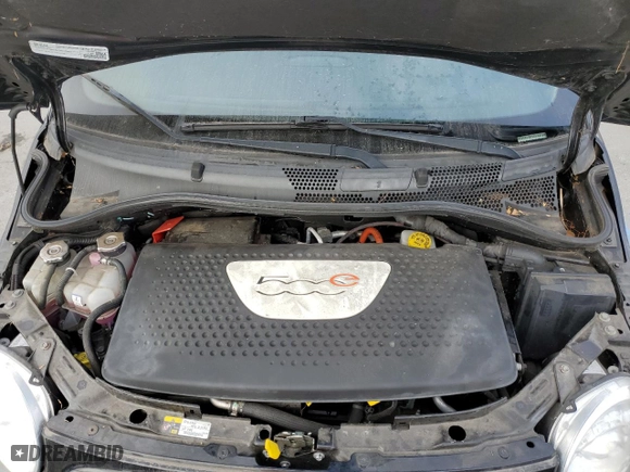 2015 FIAT 500e with VIN 3C3CFFGE3FT642311, listed as a Copart auction lot 82676164 with 27,925 mi miles and Clean Title. Bid and sale history available at carsss.com. Image 12.