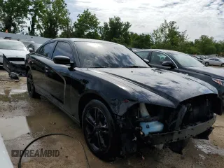 2013 Dodge Charger SXT z VIN 2C3CDXJG5DH730966, wystawiony jako Copart lot #56645314 z przebiegiem 198 160 mil mil oraz Szkoda całkowita • Salvage title. Historia ofert i sprzedaży dostępna na DreamBid. Obrazek 4.