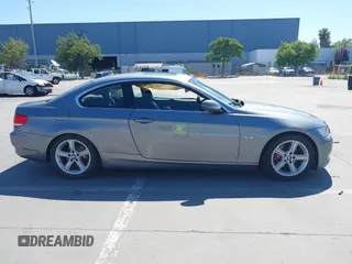 2008 BMW 3 Series 328i с VIN WBAWV135X8P120512, выставлен на аукционе IAAI как лот 42239103 с пробегом 45 613 миль миль и . История ставок и продаж доступна на DreamBid. Изображение 13.