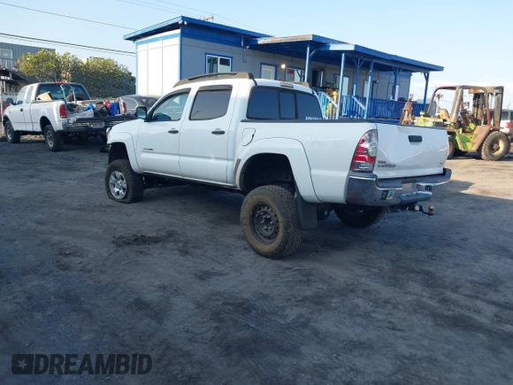 2014 Toyota Tacoma with VIN 5TFLU4EN7EX091618, listed as a IAAI auction lot 41774286 with Not Provided miles and . Bid and sale history available at DreamBid. Image 3.
