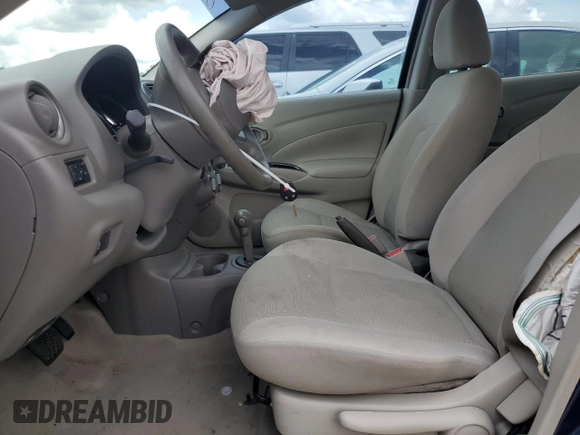 2012 Nissan Versa SV z VIN 3N1CN7AP3CL871598, wystawiony jako Copart lot #56532205 z przebiegiem 78 422 mil mil oraz Szkoda całkowita • Salvage title. Historia ofert i sprzedaży dostępna na DreamBid. Obrazek 7.