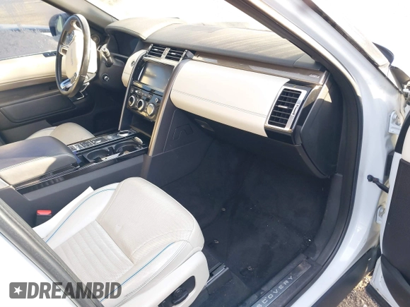 2018 Land Rover Discovery HSE Luxury with VIN SALRT2RV0JA054850, listed as a IAAI auction lot 41328676 with 95,463 mi miles and . Bid and sale history available at DreamBid. Image 5.