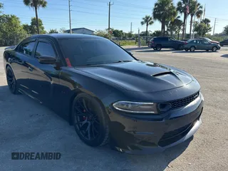 2020 Dodge Charger Scat Pack z VIN 2C3CDXGJ2LH228109, wystawiony jako Copart lot #57217865 z przebiegiem 36 232 mil mil oraz Szkody całkowita. Historia ofert i sprzedaży dostępna na DreamBid. Obrazek 1.