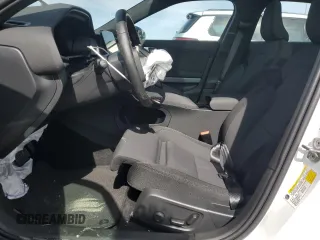 2024 Polestar 2 z VIN YSMFD3KAXRL210725, wystawiony jako Copart lot #51411795 z przebiegiem 9591 mil mil oraz Szkody całkowita. Historia ofert i sprzedaży dostępna na DreamBid. Obrazek 7.