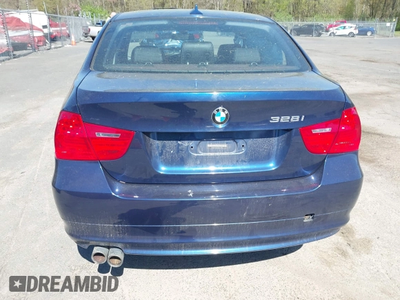 2011 BMW 3 Series 328i xDrive with VIN WBAPK5G5XBNN79573, listed as a IAAI auction lot 42130812 with 88,206 mi miles. Bid and sale history available at carsss.com. Image 16.