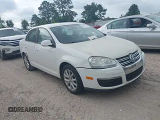 2010 Volkswagen Jetta Limited Edition z VIN 3VWAX7AJ8AM091384, wystawiony jako IAAI lot #42286113 z przebiegiem 103 505 mil mil oraz . Historia ofert i sprzedaży dostępna na DreamBid. Obrazek 1.