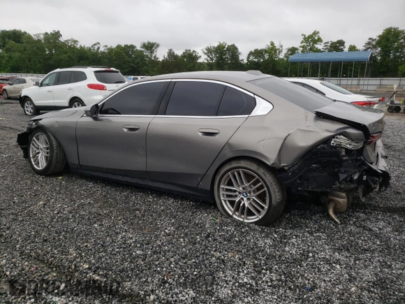 2024 BMW 5 Series 530i xDrive z VIN WBA53FJ09RCS08708, wystawiony jako Copart lot #58371385 z przebiegiem 23 265 mil mil oraz Szkoda całkowita • Salvage title. Historia ofert i sprzedaży dostępna na DreamBid. Obrazek 2.
