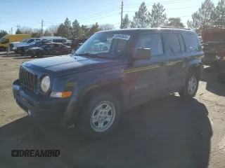2016 Jeep Patriot Sport z VIN 1C4NJPBA6GD547679, wystawiony jako Copart lot #88943605 z przebiegiem 129 681 mil mil oraz Czysty tytuł • Clean title. Historia ofert i sprzedaży dostępna na DreamBid. Obrazek 1.