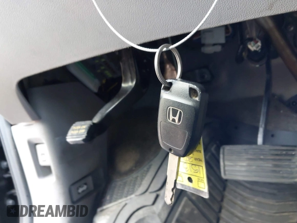 2013 Honda Odyssey EX-L with VIN 5FNRL5H69DB025040, listed as a IAAI auction lot 42078699 with 181,470 mi miles and . Bid and sale history available at carsss.com. Image 11.