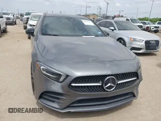 2020 Mercedes-Benz A 220 z VIN W1K3G4EBXLJ231762, wystawiony jako IAAI lot #42010712 z przebiegiem 44 325 mil mil oraz . Historia ofert i sprzedaży dostępna na DreamBid. Obrazek 6.