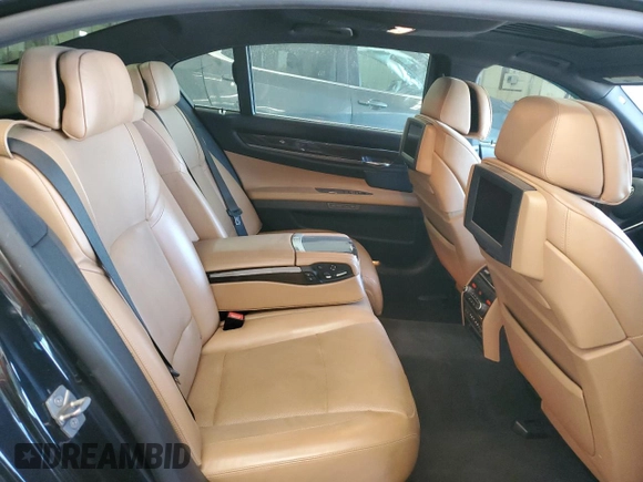 2012 BMW 7 Series 750Li с VIN WBAKB8C55CDX20672, выставлен на аукционе Copart как лот 53150435 с пробегом 141 459 миль миль и Списание • Salvage title. История ставок и продаж доступна на DreamBid. Изображение 10.