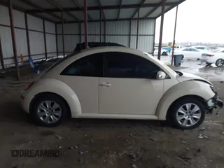 2008 Volkswagen New Beetle Coupe S with VIN 3VWPW31C98M508500, listed as a IAAI auction lot 41176905 with 87,956 mi miles. Bid and sale history available at carsss.com. Image 13.