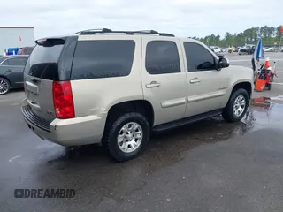 2007 GMC Yukon SLE w/3SA with VIN 1GKFC13C47J352715, listed as a IAAI auction lot 41930018 with 201,476 mi miles. Bid and sale history available at carsss.com. Image 4.