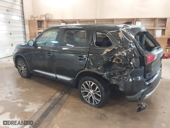 2017 Mitsubishi Outlander ES with VIN JA4AZ2A35HZ002438, listed as a IAAI auction lot 41051330 with 121,150 mi miles. Bid and sale history available at carsss.com. Image 3.