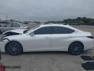2025 Lexus ES with VIN 58ADZ1B19SU188830, listed as a IAAI auction lot 41360119 with 2,592 mi miles. Bid and sale history available at carsss.com. Image 14.