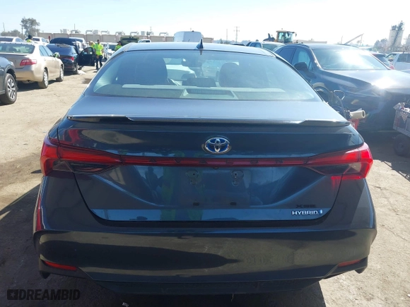2019 Toyota Avalon Hybrid Limited with VIN 4T1B21FB9KU004539, listed as a IAAI auction lot 41784328 with 99,811 mi miles. Bid and sale history available at carsss.com. Image 16.