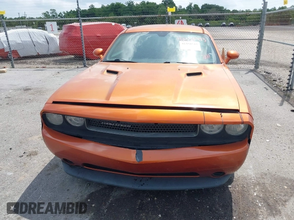 2011 Dodge Challenger z VIN 2B3CJ4DG7BH581585, wystawiony jako IAAI lot #42358543 z przebiegiem 247 380 mil mil oraz . Historia ofert i sprzedaży dostępna na DreamBid. Obrazek 12.