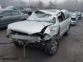 2004 Toyota Highlander with VIN JTEHD21A440030128, listed as a IAAI auction lot 41909167 with 176,421 mi miles. Bid and sale history available at carsss.com. Image 2.
